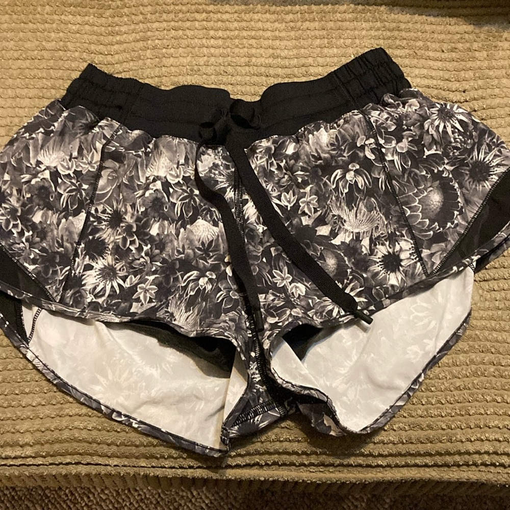 Lululemon hottie hot shorts